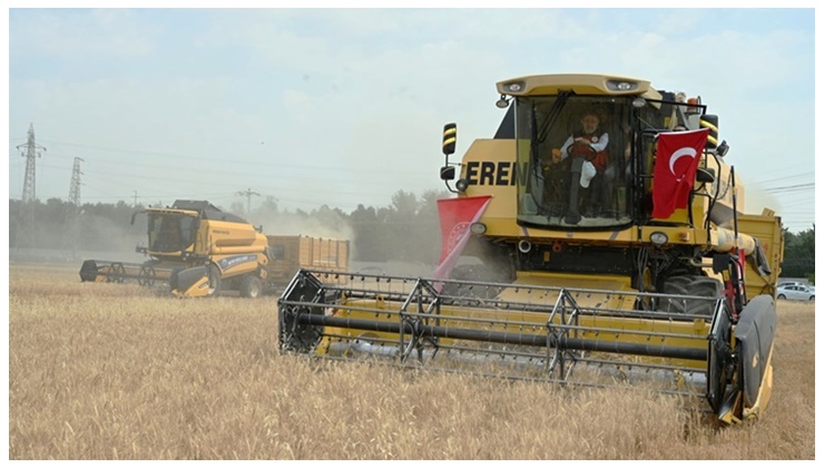 Tarım Orman Bakanı İbrahim Yumaklı Batman’da Buğday Hasadına Katıldı