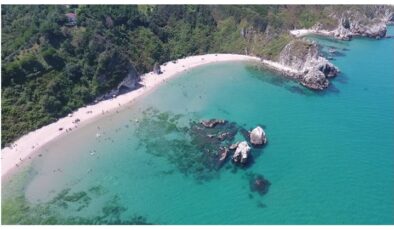 İstanbul’un Saklı Cenneti Akçakese Plajı