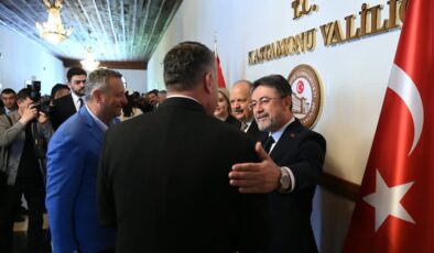 Bakan Yumaklı Bayramda Memleketinde