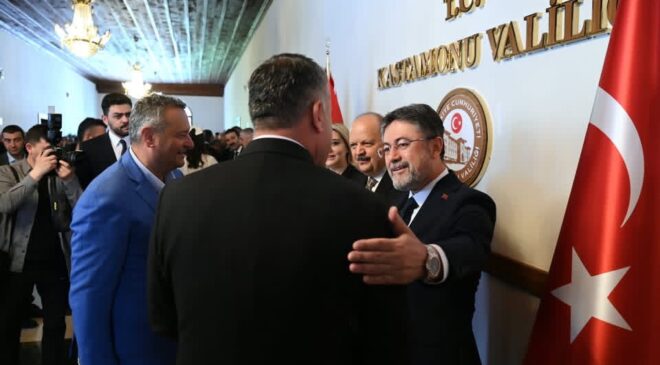 Bakan Yumaklı Bayramda Memleketinde