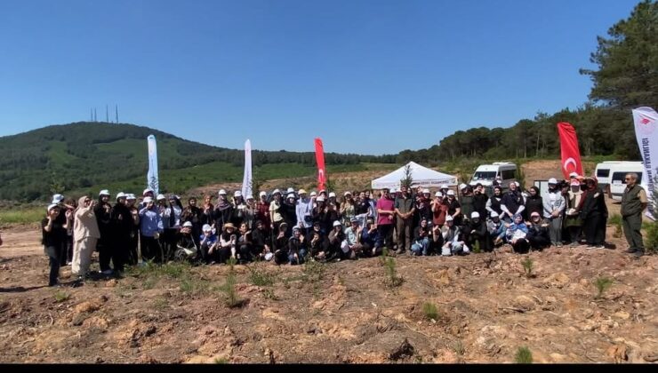 Liseli Gençlere Hem Çapalama Hem Yangın Eğitimi