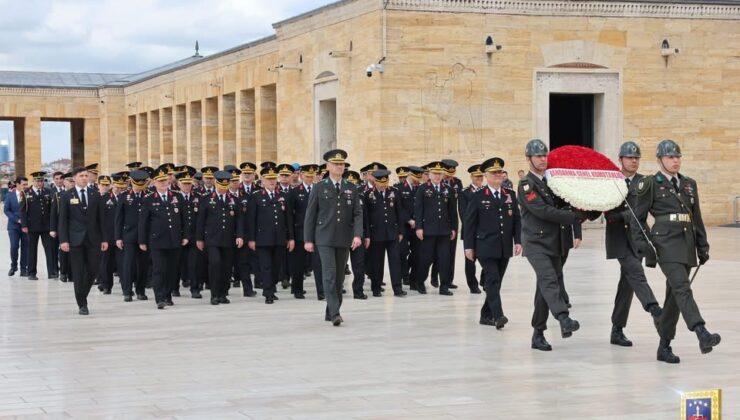 Orgeneral Ali Çardakcı ve Beraberindeki Heyet Anıtkabir’de