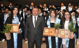 Dereceye Giren Mühendislere Bölge Müdürü Demirci’den Ödül