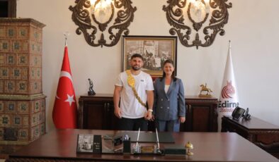 Başkan Filiz Gencan Kırkpınar Başpehlivanı Erkan Taş’ı Ağırladı