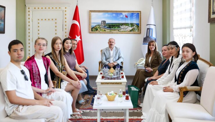 Kazakistanlı Heyet Vali Toraman’ı Ziyaret Etti