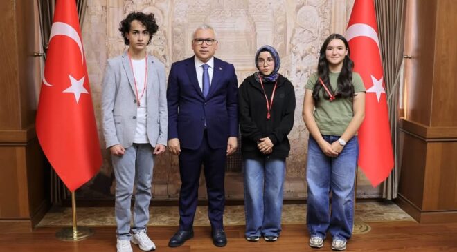 500 Tam Puan Alan 3 Şampiyonu Vali Yılmaz Şimşek Makamında Ağırladı