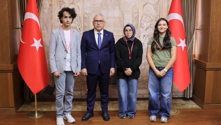 500 Tam Puan Alan 3 Şampiyonu Vali Yılmaz Şimşek Makamında Ağırladı