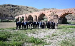 Erzurum Valisi Aydın Baruş Tarihî Çobandede Köprüsü’nde İncelemelerde Bulundu