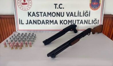 Kastamonu’da Jandarmadan Kaçak Silah Operasyonu: Çok Sayıda Tabanca ve Tüfek Ele Geçirildi!