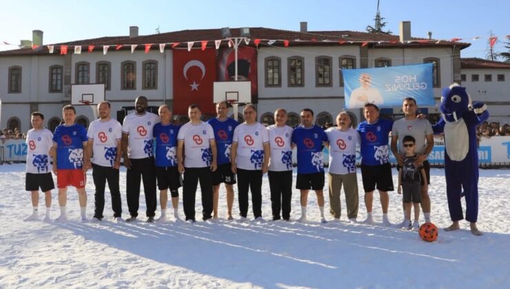 Çankırı’da TuzFest’26 Coşkusu Başladı: Pascal Nouma ve Protokol Tuz Sahada Maç Yaptı!