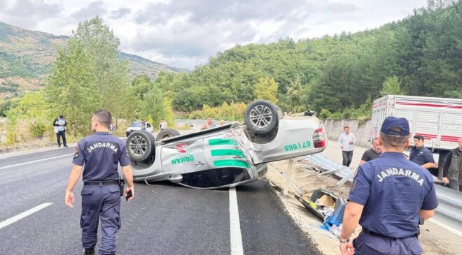 Devrek’te Orman İşletme Müdürlüğü’ne ait hizmet aracı kaza yaptı